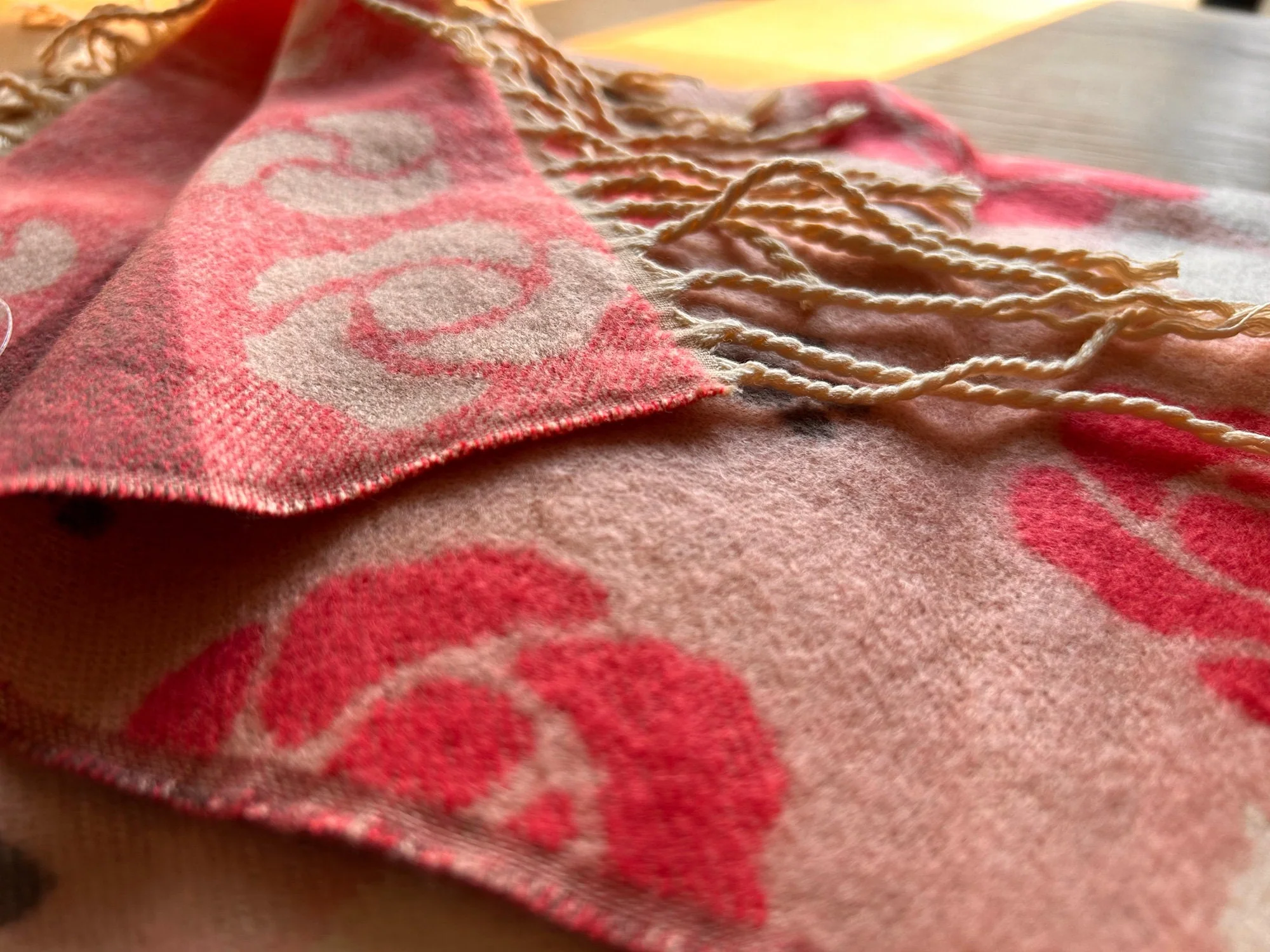 Official Ghibli Kiki Shoulder Shawl • Kikis Delivery Service Jacquard Stole/Scarf/Tippet/Cape/Put-on/Muffler • Jiji Gigi - Image 4