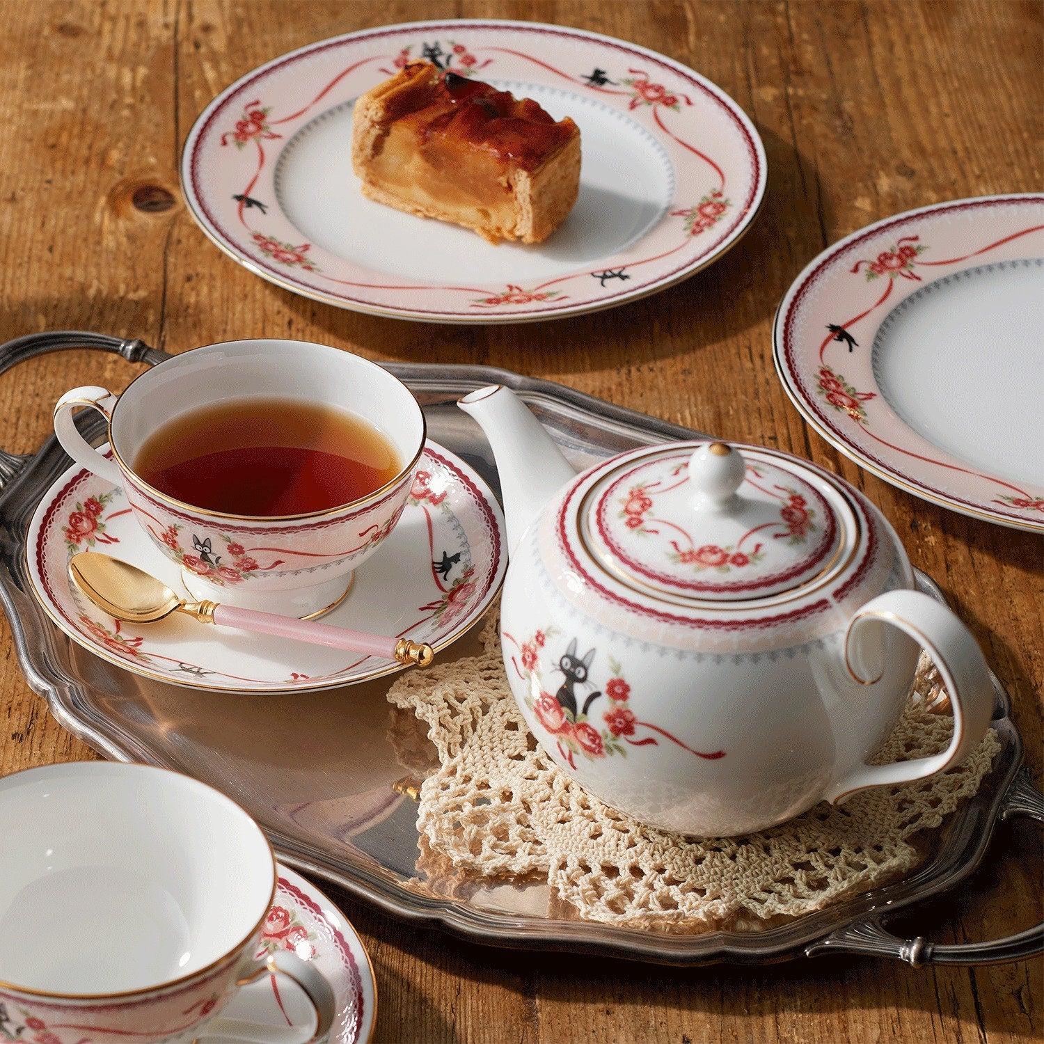 Official Ghibli Kikis Delivery Service Plate 28cm • Noritake Porcelain - Image 5