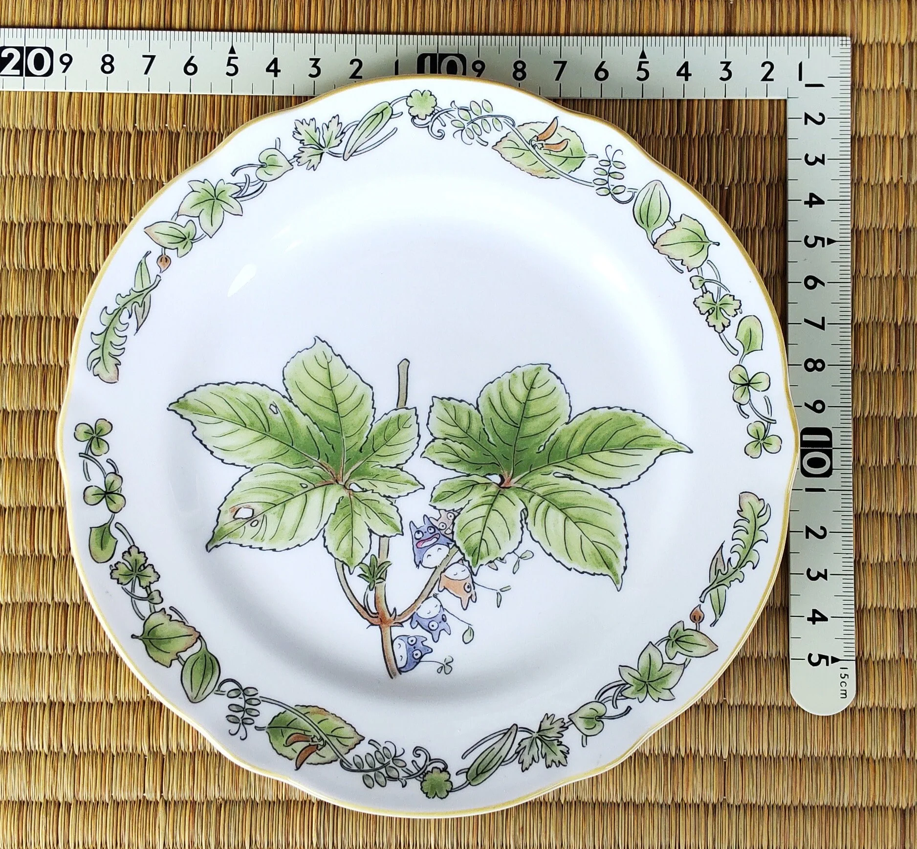 Official Ghibli Totoro 17cm Noritake Plate/Dish • Japanese Ceramic Appetizer/Dessert/Bread Plate • My Neighbor Totoro Tableware/Dinnerware - Image 9
