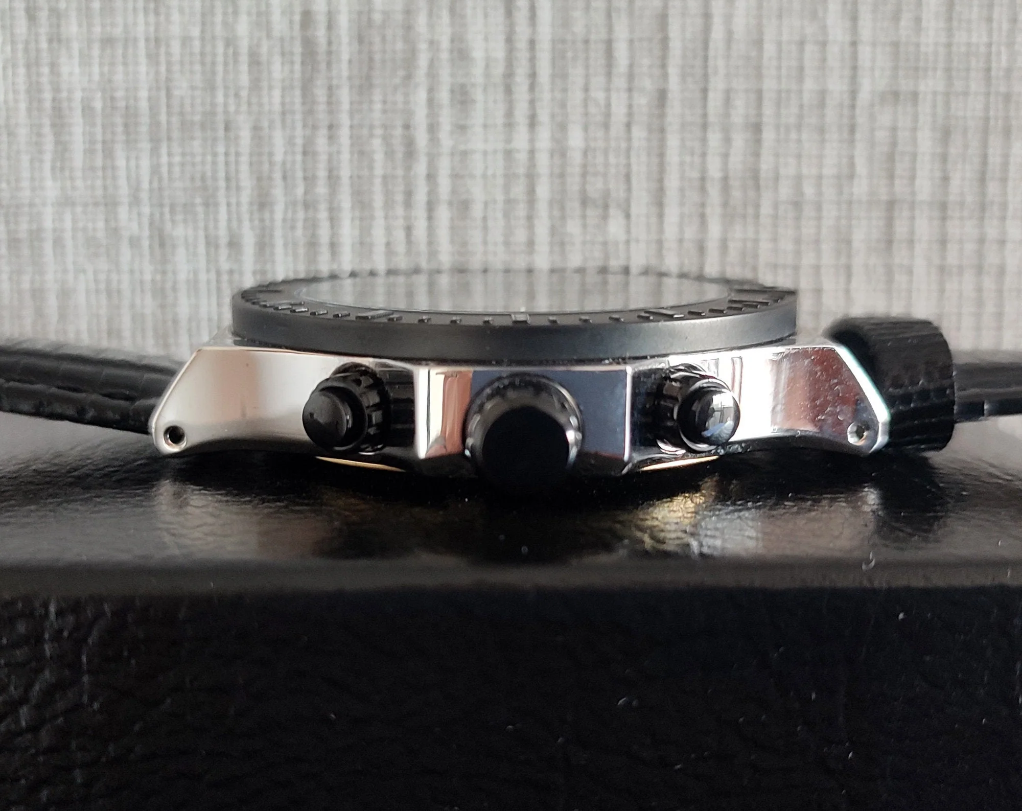 Official Japanese Dorohedoro Watch • Caiman Black/Green Wrist Watches for Man • Anime/Manga Fan Gift - Image 5