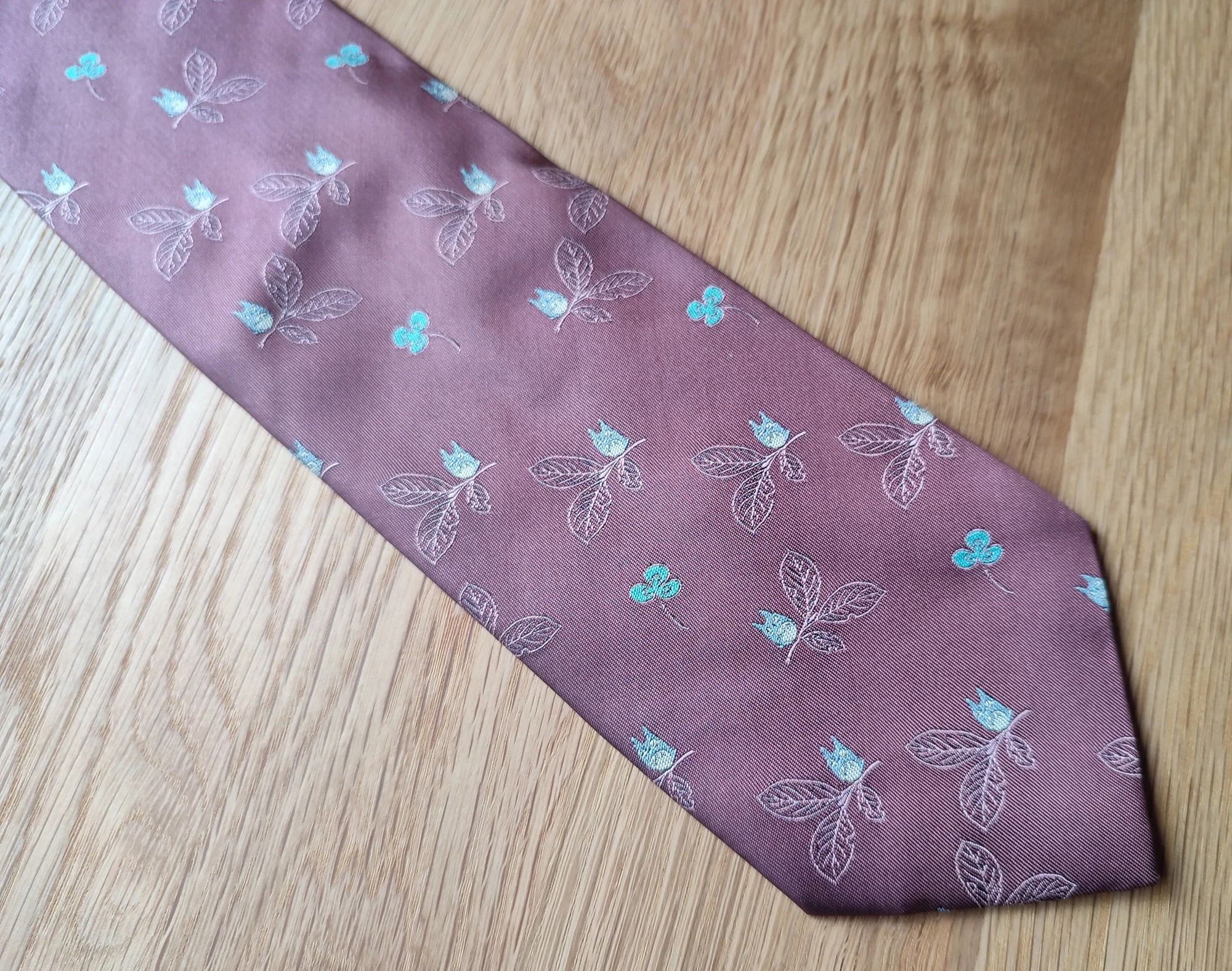 Vintage* Official Ghibli Totoro Necktie • My Neighbor Totoro Neckwear/Ascot/Cravat/Accent Clothes • Red Silk Neck Tie - Image 3